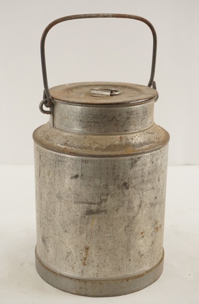 Mjölkhämtare bleckplåt. C14/