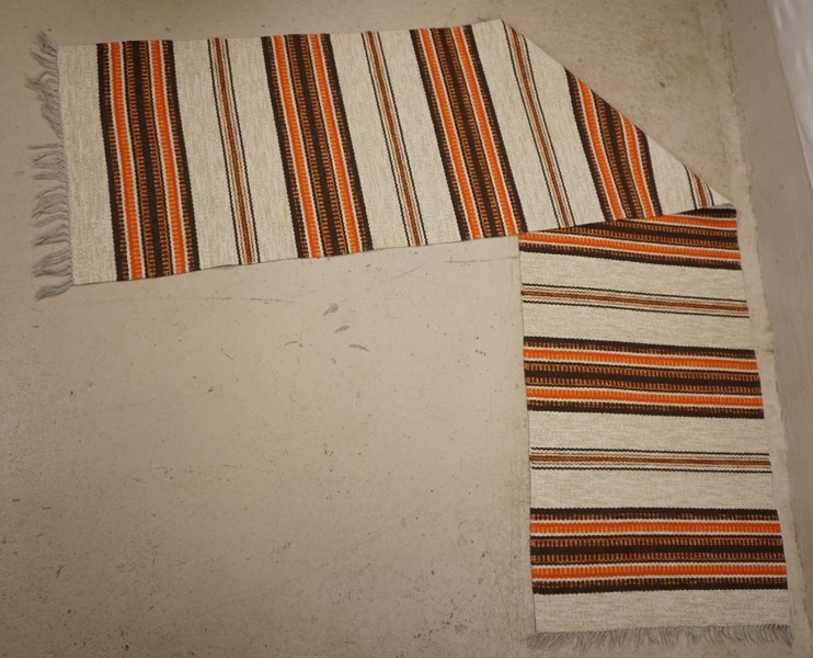 Plastmatta orange-brun-vit 68x295. B55/