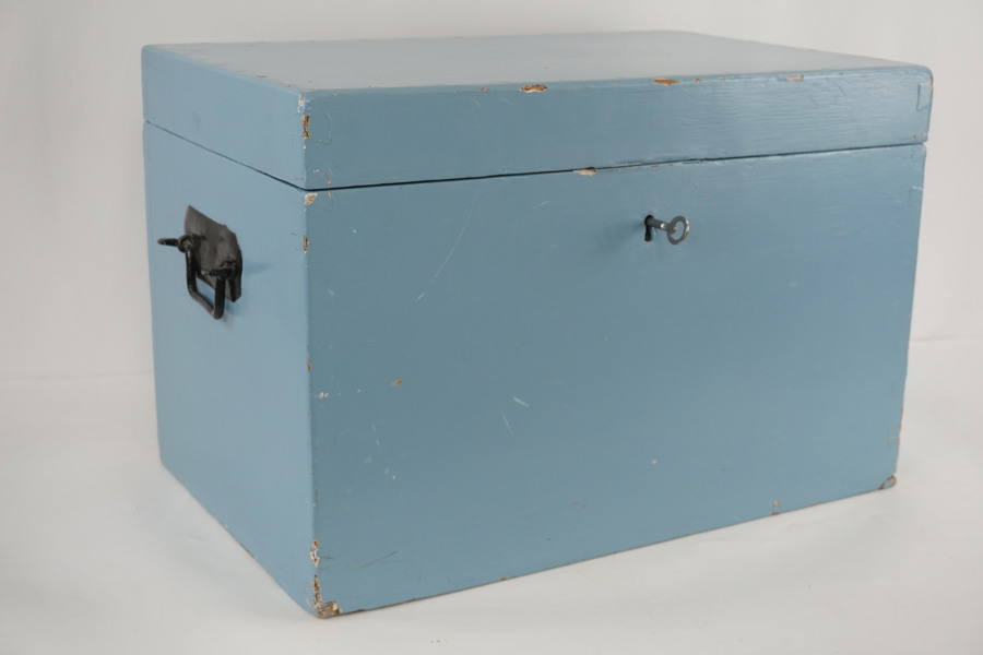 Trä kista blå. B23/