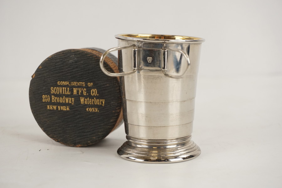 Mugg i nysilver. A102