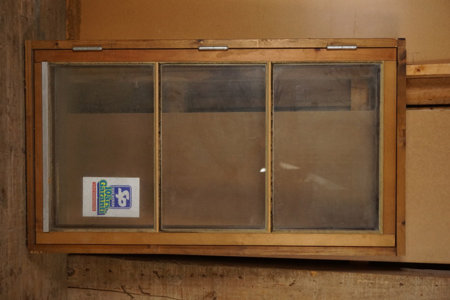 SP Fönster utåtgående vänster 8-14. U868