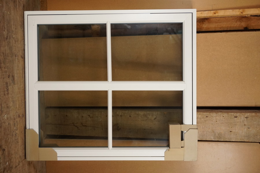 Fönster utåtgående flat 1130-1285. U912