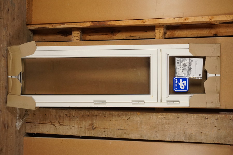 SP Fönster utåtgående höger 5-17. U854