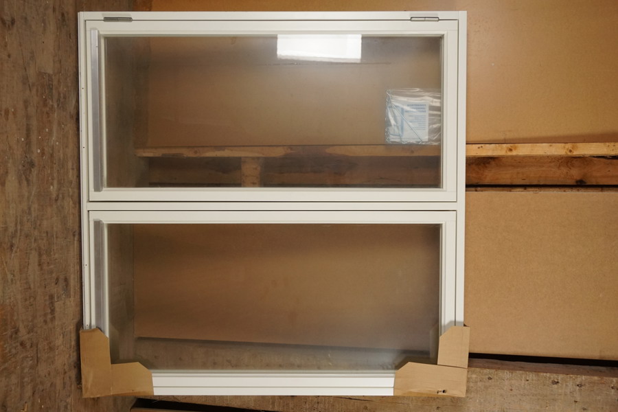 Fönster utåtgående 13-13. U876