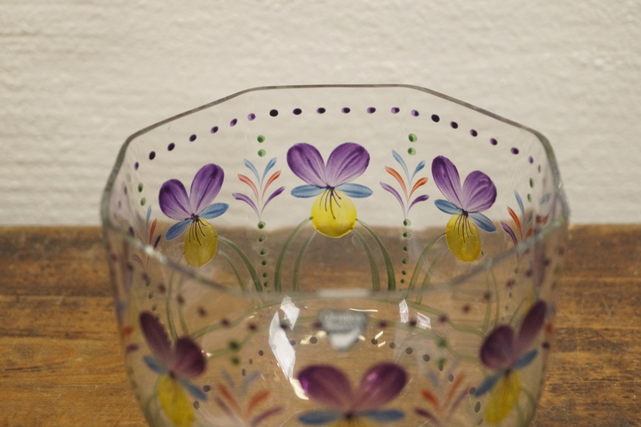 Eva Englund Orrefors Viol skål. G1 | Auktion