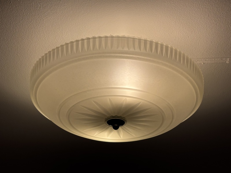 Cottex Taklampa med kupa av glas. C30