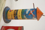 Vintage plåtask, mekaniskt leksak mm. A163