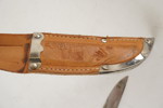 Kniv med läderslida. A185