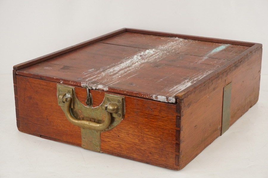 Trälåda från bank. A4