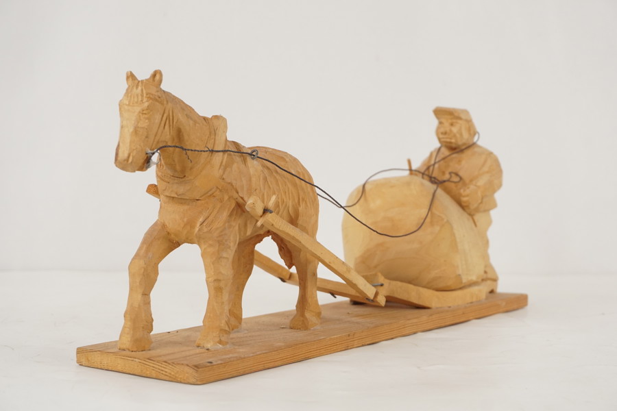 Träskulptur häst. A32