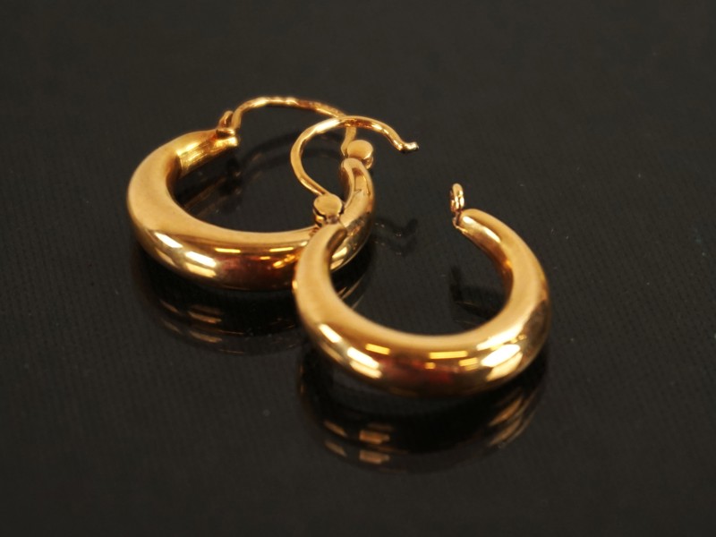 Guldörhängen 18kt 1,8g. A68