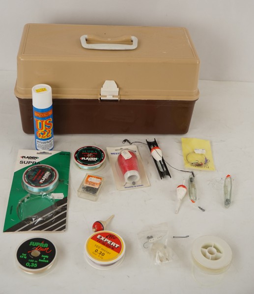 Fiskeredskapslåda mesterduppen mm. D45/