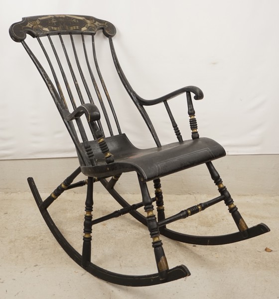 Allmoge svart gungstol. B27