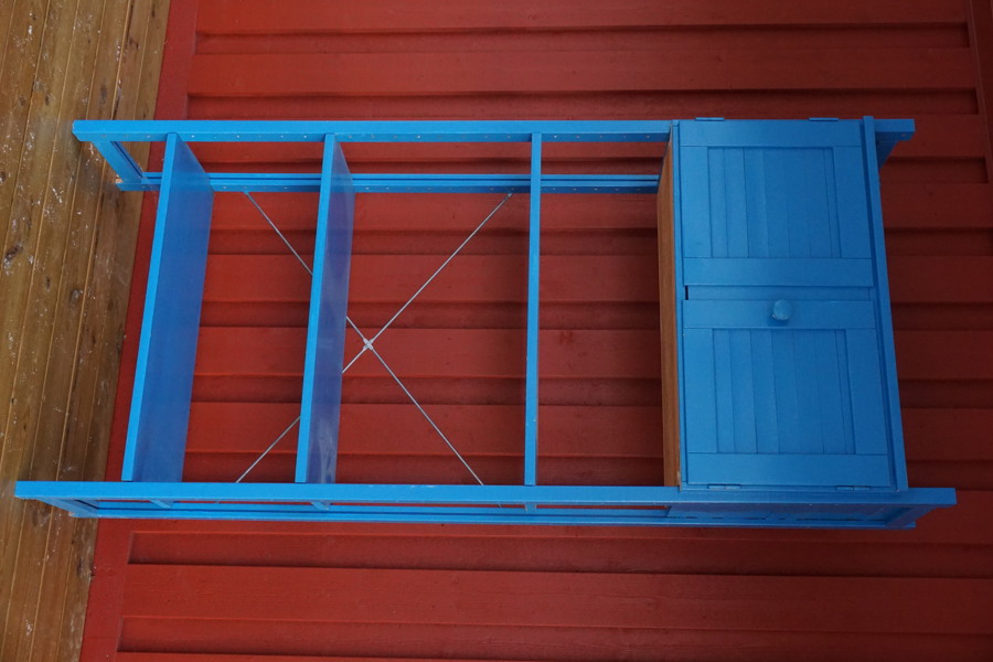 Hylla/skåp blå. B232/