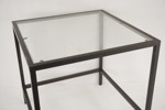 Litet bord i glas och metall. B37/