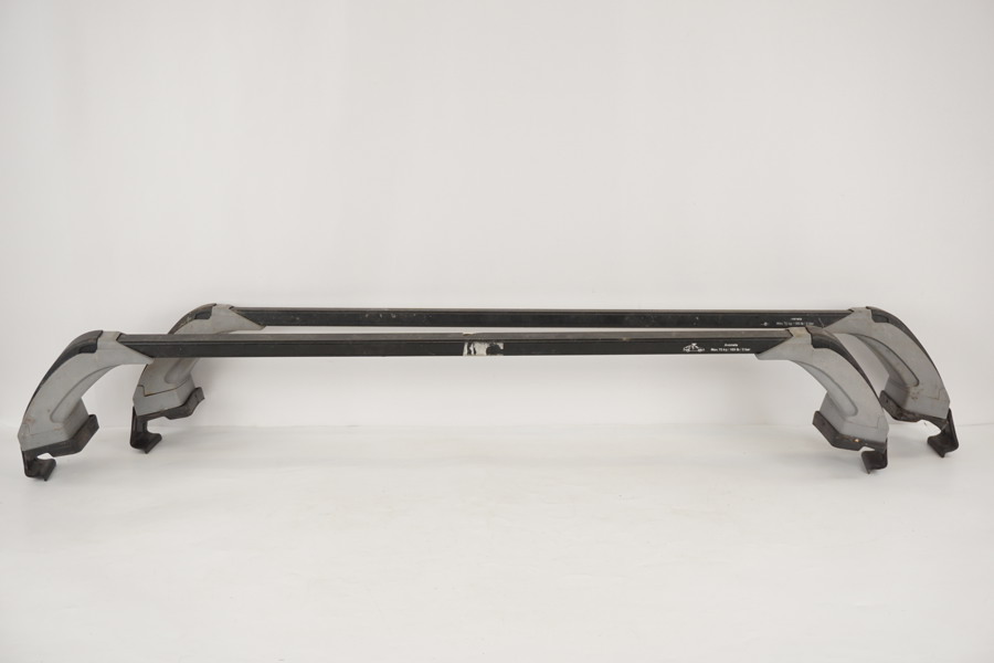 2st Toyota Avensis takräcken. B74/