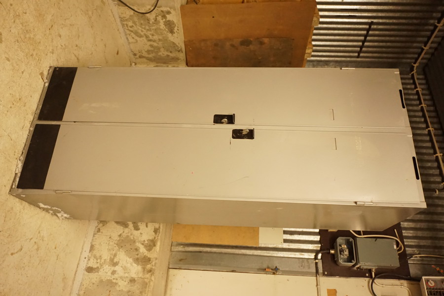 Militärplåtskåp dubbel. B81