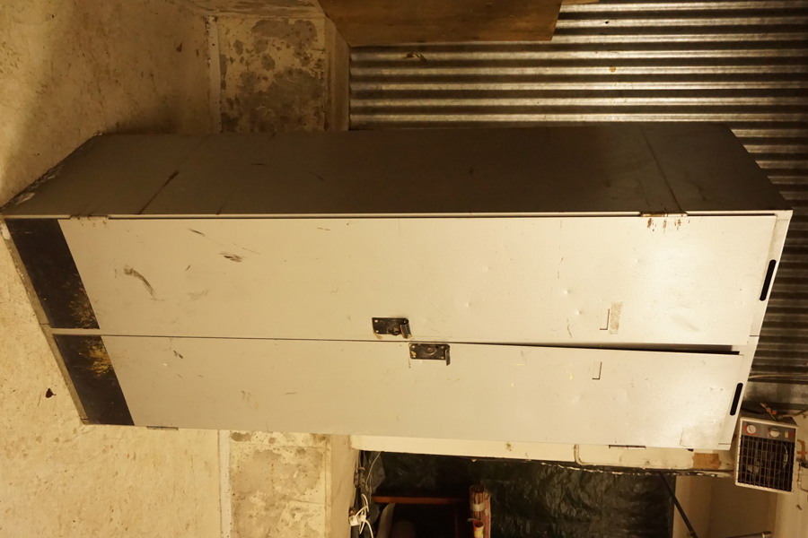 Militärplåtskåp dubbel. B85