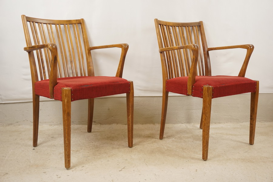 2st Karmstolar röda. B93