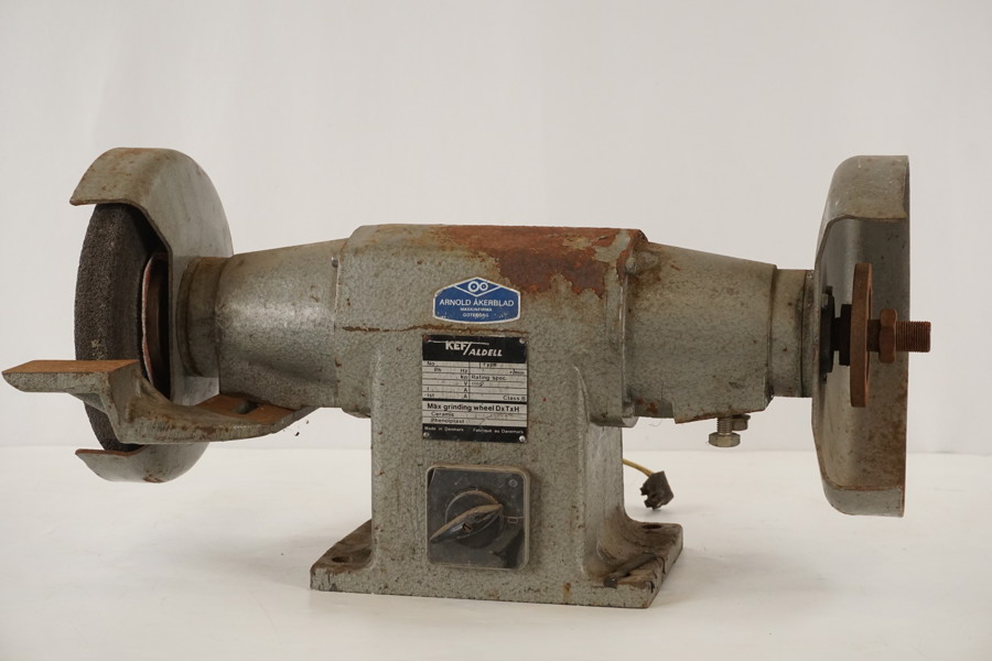 Arnold Åkerblad Pelarslipmaskin. B35
