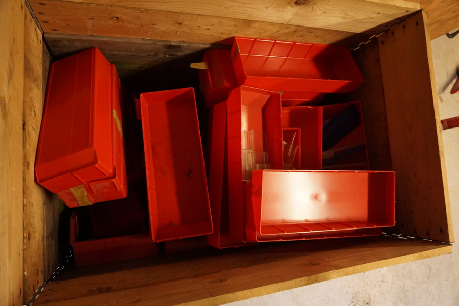 Treston 2050 Asortieringslådor mm röda. B102