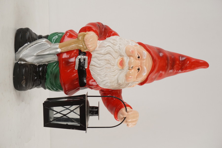 Trädgårdstomte med lykta. G24