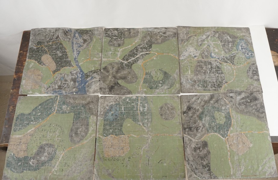 Militär modell av karta i bly. B130