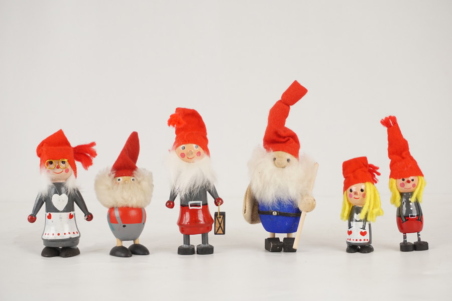 6st tomtar i trä. A172