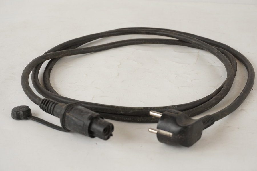 Kabel till motorvärmare L 230cm. D36