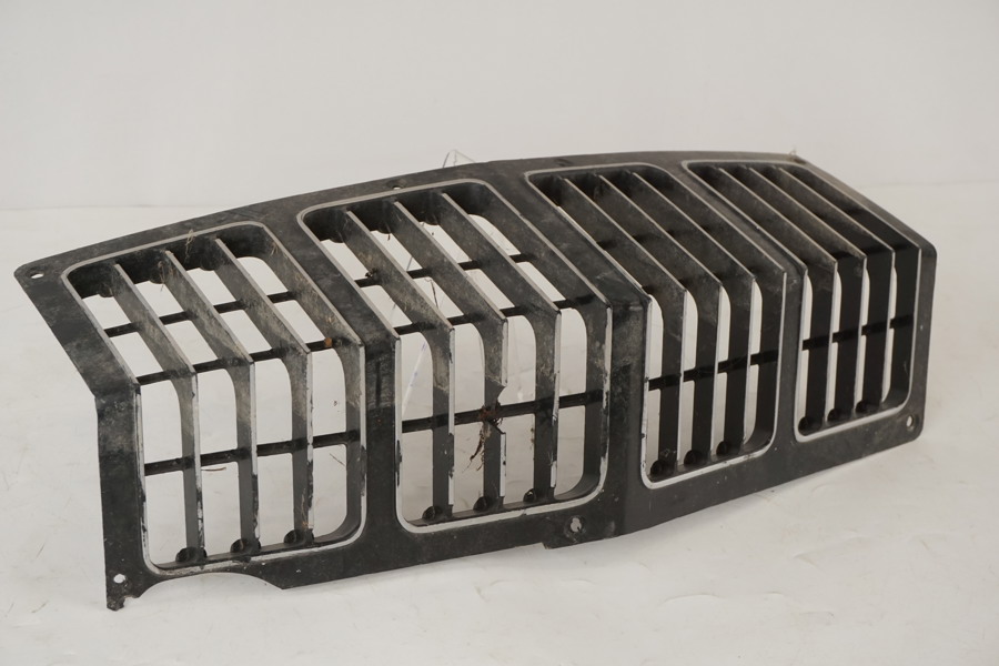 PANTHER 4000 främre motorhuvventilation. D37