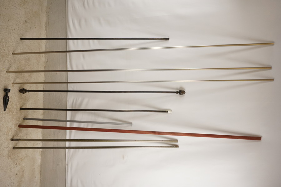 Gardinstänger. B128