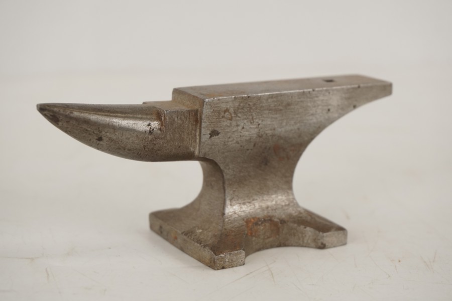 Smidesstäd i miniatyr. A221