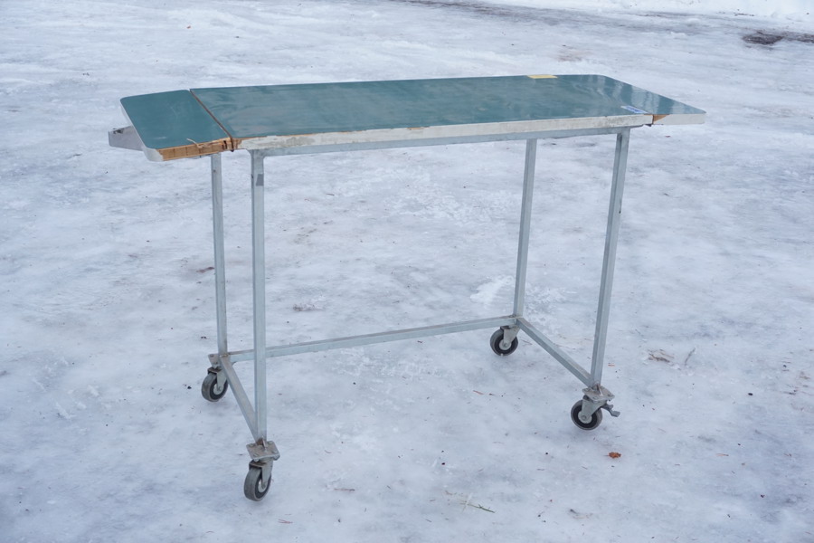 Vagn med hjul grön. B3