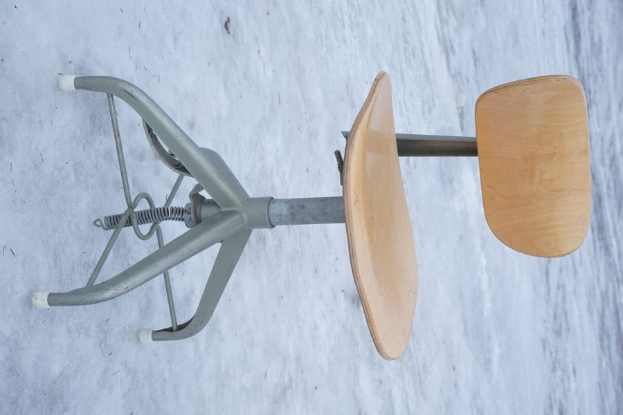 Lindqvists militär arbetsstol/snurrstol. B7