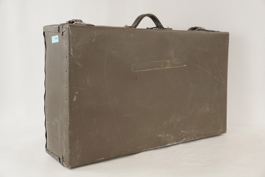 Militär koffert/resväska. B86