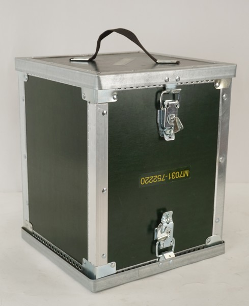Militär transportlåda M7031-752220. B88