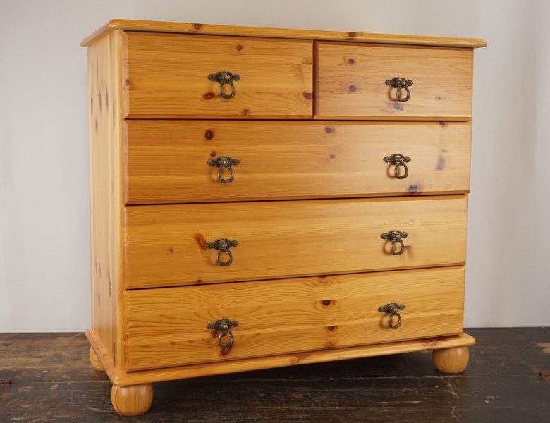 Byrå 3+2 lådor. B91