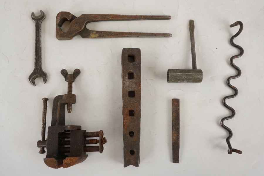 Äldre tång, Skruvstycke mm. D42/