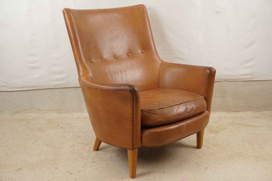 Läderfåtölj brun. B126