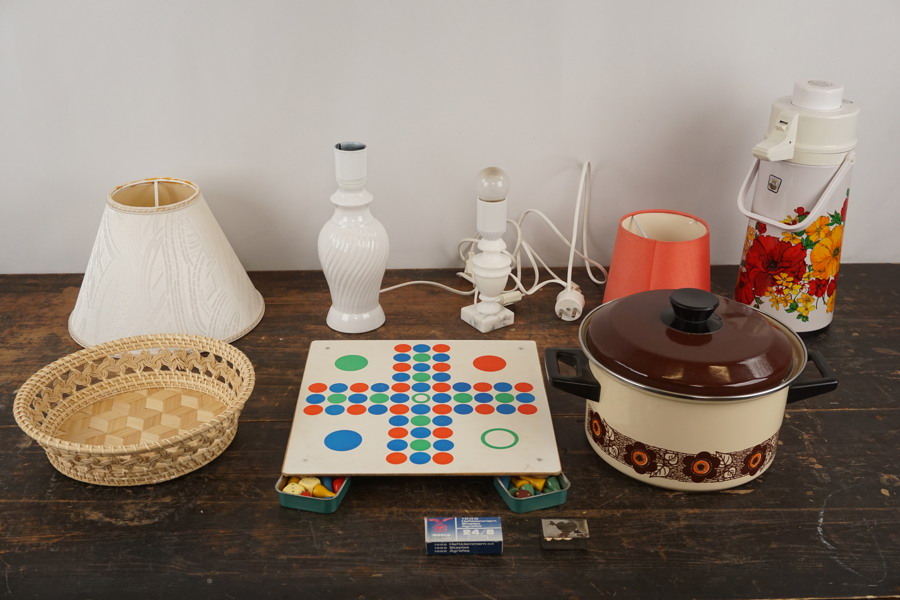 Vintage pumptermos, bordslampa mm. BC309/