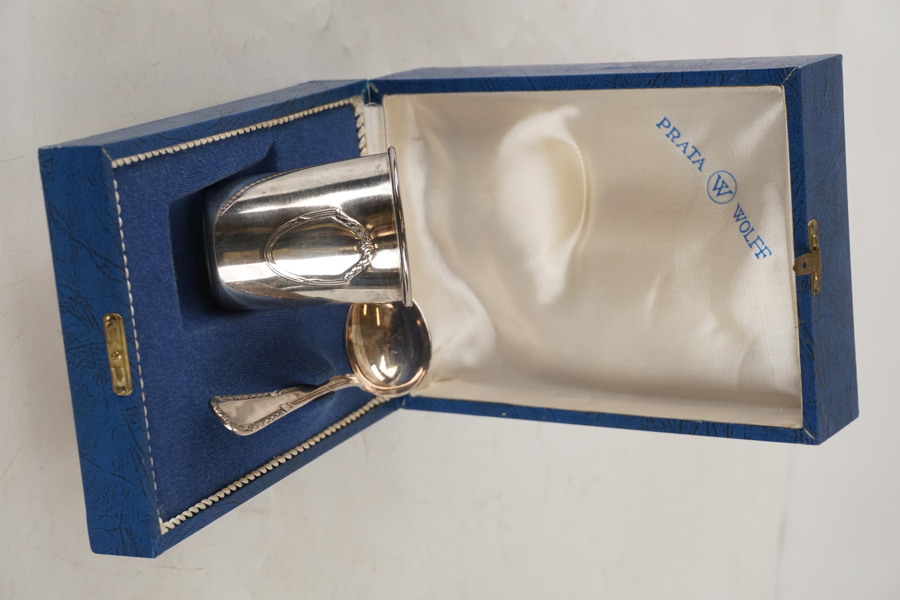 Mugg & sked i nysilver. A57