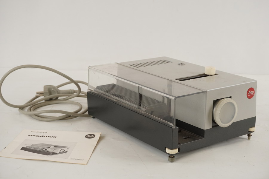 Leitz Diaprojektor. A144/