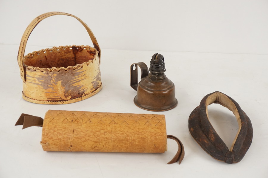 Allmoge Näver korg, oljelampa mm. A131/