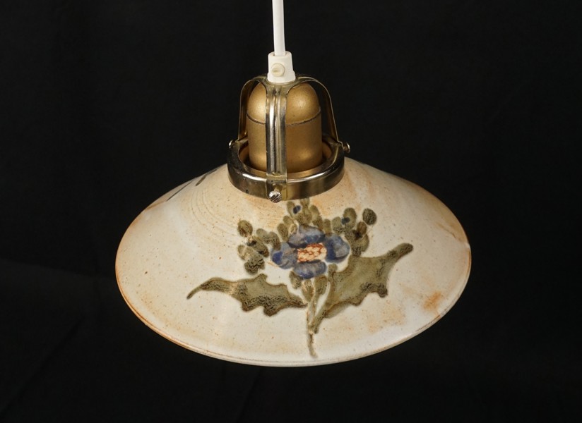 Fönsterlampa i keramik. G33/