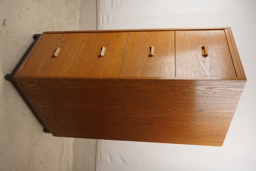 Arkivskåp i teak. B156