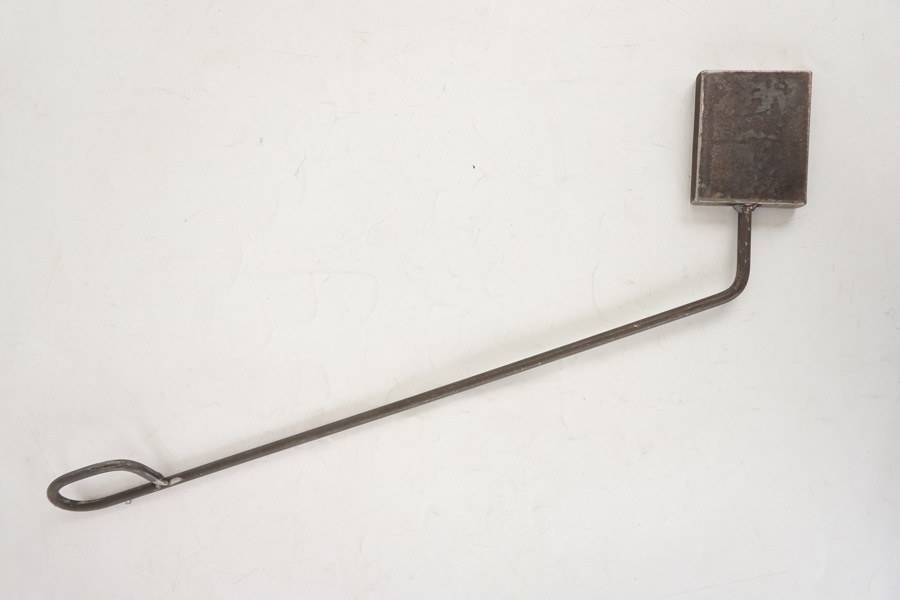 Mothåll smide. C14/