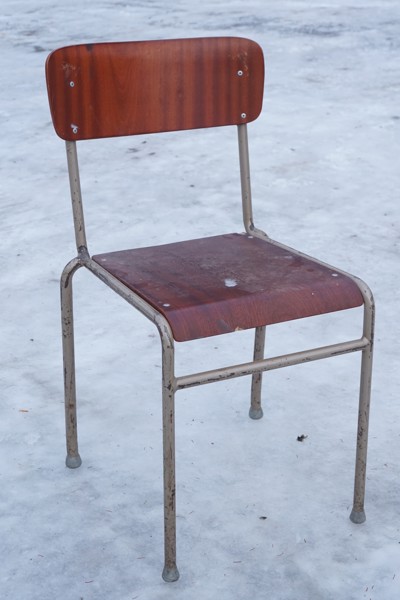 Stol med metallram. B6/
