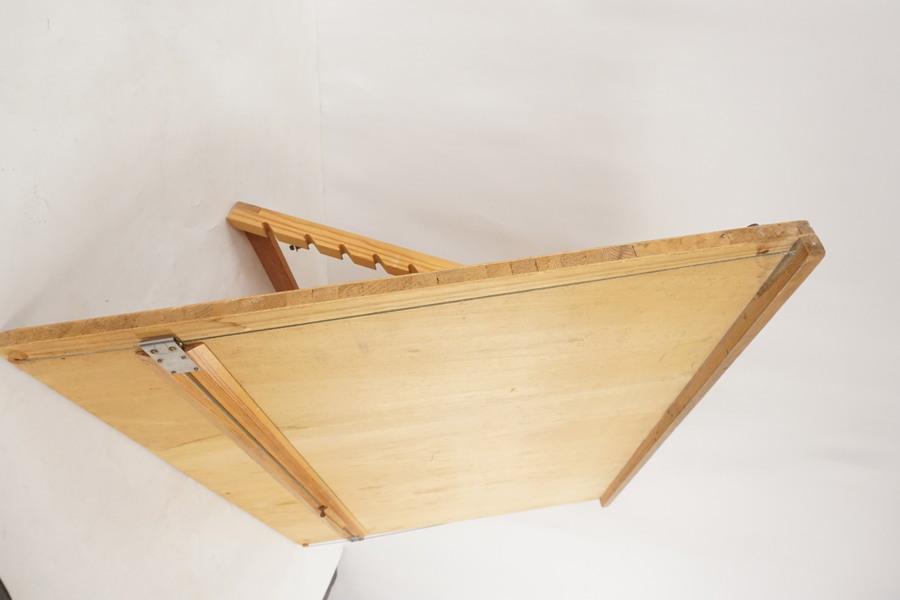 Bordsstaffli / ritbord. B123