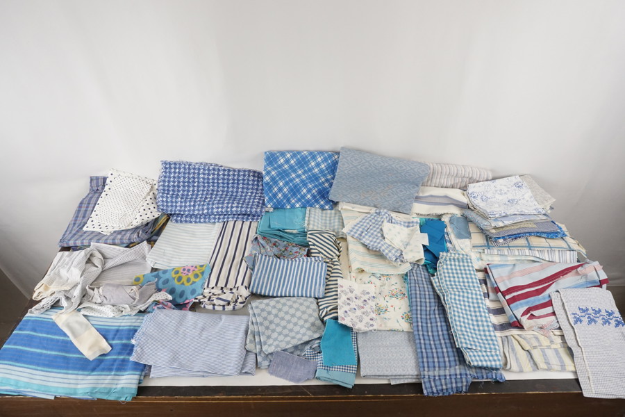 Textiler/stuvar blått mm. BC151