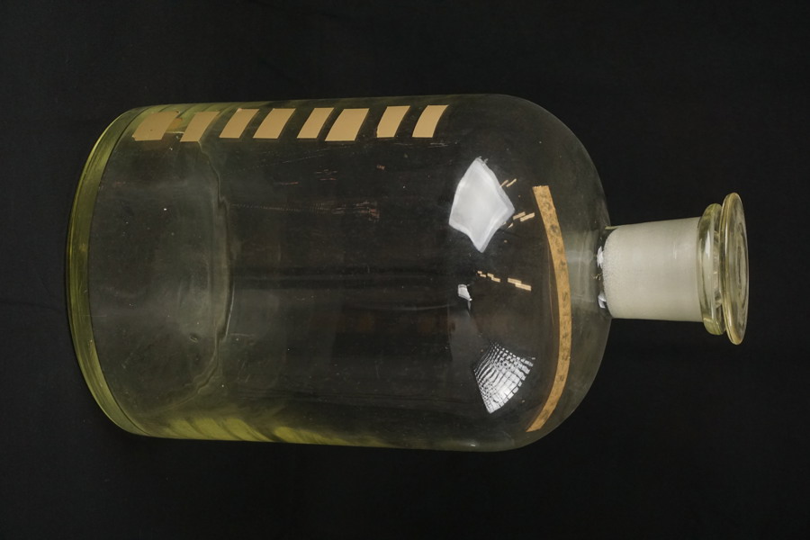 Stor apoteksflaska. G3 